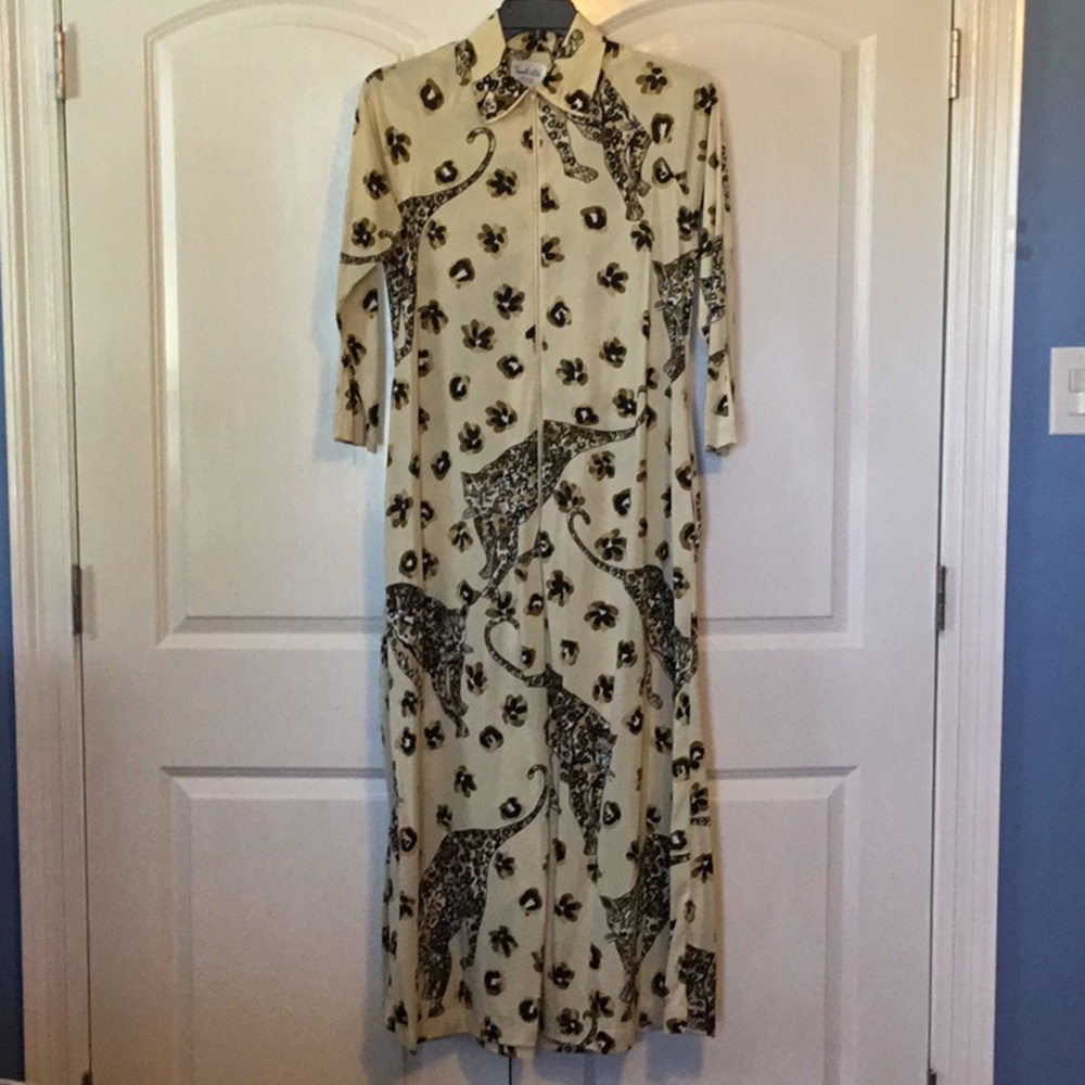 Elegant Cream and Black Leopard Loungewear Print Dress